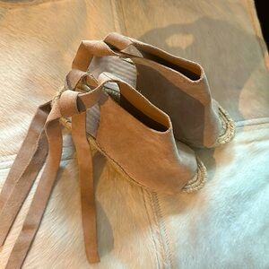 Loeffler Randall wedges with cute ankle tie straps. Size 6